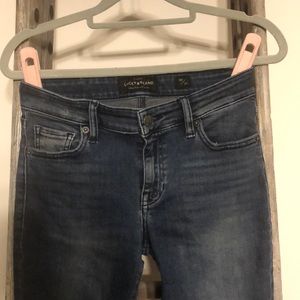 Women’s Lucky Brand Ava Super Skinny with frayed back hem. Size 24